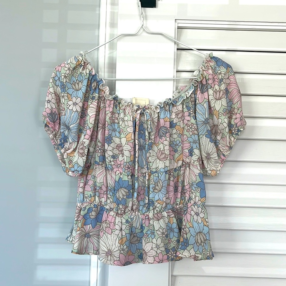 Red Dress Boutique top. M - Make me an offer😊